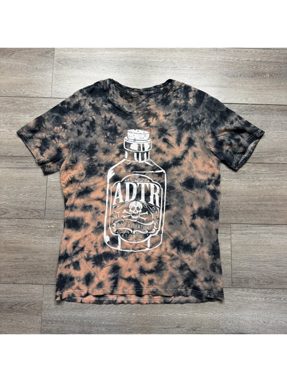 A Day To Remember Bad Vibrations Toxic Bottle T-Shirt Men's XL Cotton Multicolor
